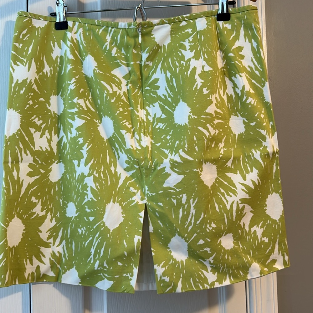 Spring flowers by Talbots! - Picture 2 of 2